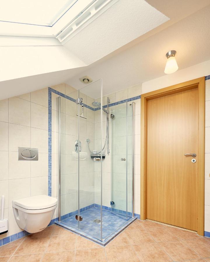 Ferienwohnung Raffael 100 Qm, 2 Grosse Betten Im Wohnzimmer Куксгафен Екстер'єр фото