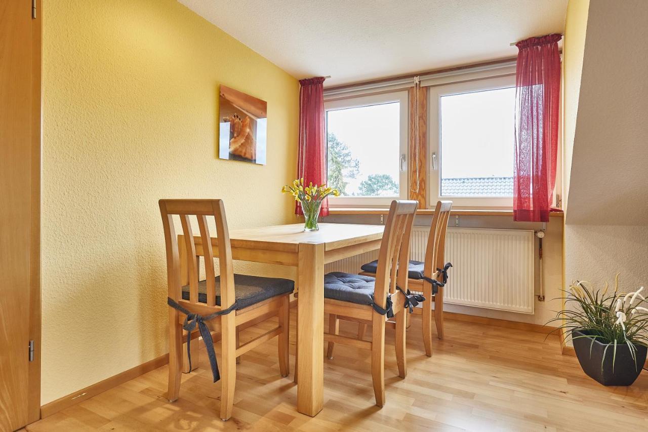 Ferienwohnung Raffael 100 Qm, 2 Grosse Betten Im Wohnzimmer Куксгафен Екстер'єр фото