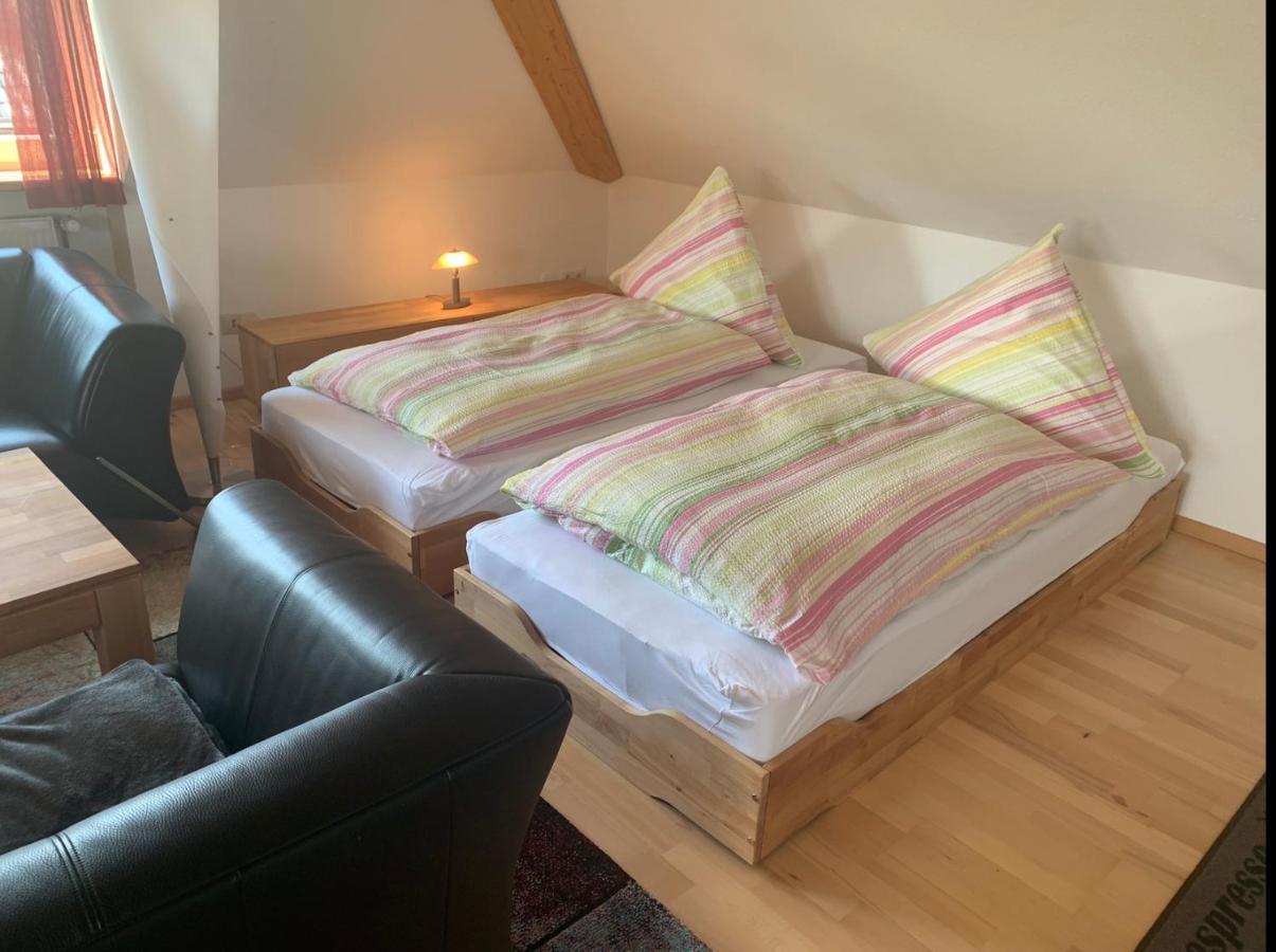 Ferienwohnung Raffael 100 Qm, 2 Grosse Betten Im Wohnzimmer Куксгафен Екстер'єр фото